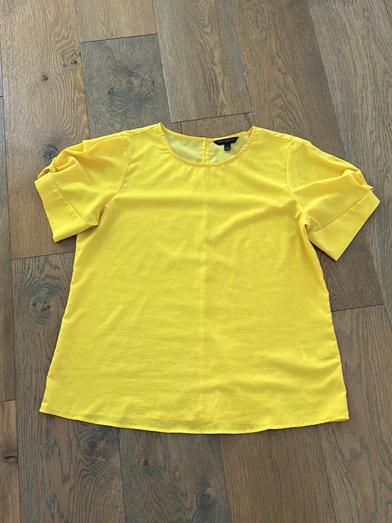 Banana Republic Tops - Banana Republic Bright Yellow Short Sleeve Blouse